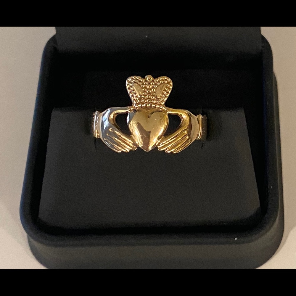 9k Gold Authentic Claddagh Ring size 11 1/4